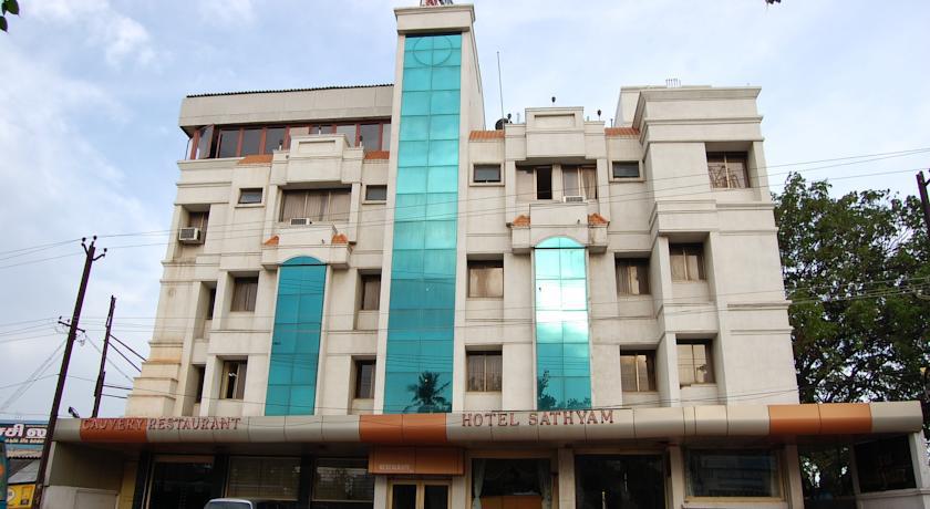 Hotel Sathyam Tiruchirappalli Ngoại thất bức ảnh